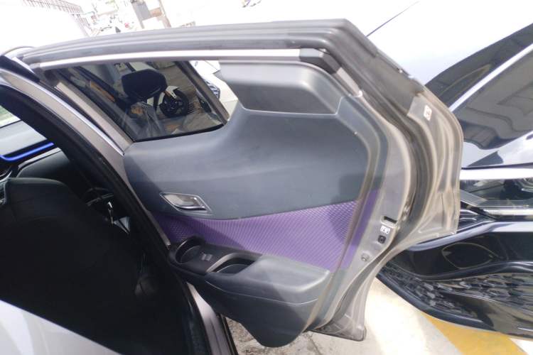 Used Toyota IZOA 2018 2.0L Yichi Version China VI Standard