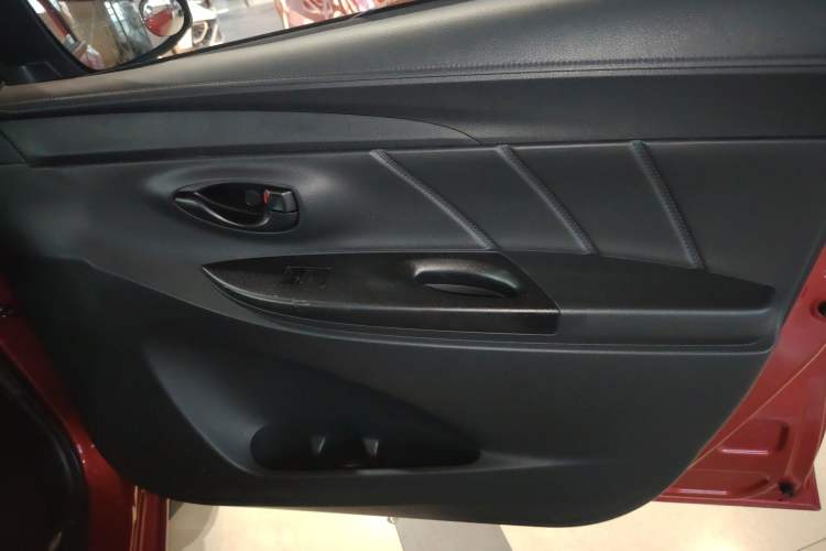 Used Toyota YARiS L 2016 Revised 1.5E CVT Charming Edition
