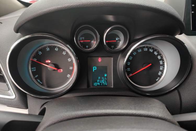 Used Buick Encore 2015 1.4T Automatic Two-Wheel Drive Urban Elite Version
