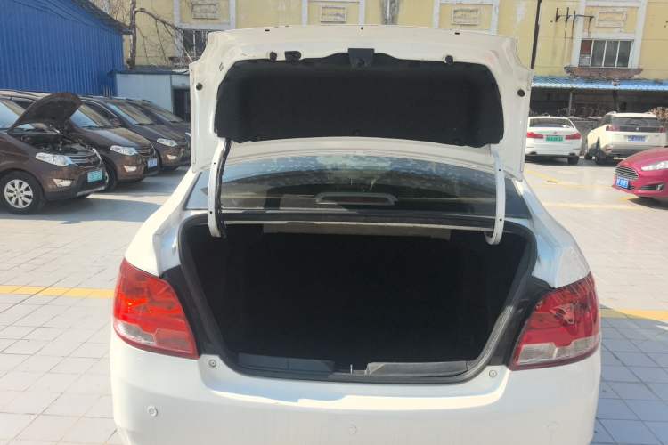 Used Chevrolet Sail 2015 Sail 3 1.5L Manual with Ideal Sunroof Edition