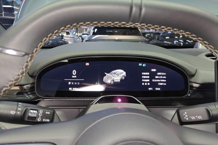 Used Zeekr 7X 2025 100 kWh Long-Range Rear-Wheel Drive with Intelligent Driving Features