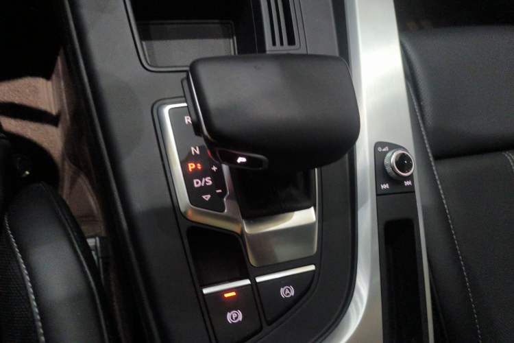 Used Audi A4L 2024 40 TFSI Fashion Dynamic Model