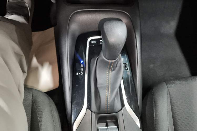 Used Toyota Levin 2024 Smart Electric Hybrid Dual-Engine 1.8L Leading Edition