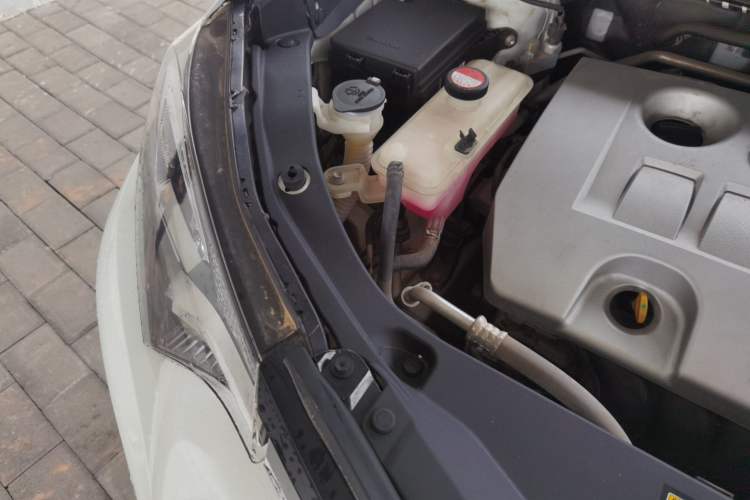 Used Toyota RAV4 2016 2.0L CVT Two-Wheel Drive Fashion Edition China V Standard
