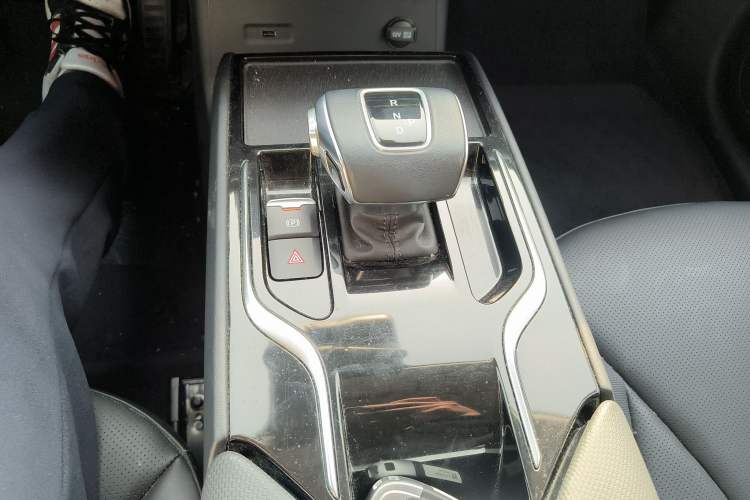 Used Hongqi E-QM5 2023 Base Travel Edition
