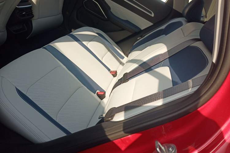 Used Geely Auto Emgrand 2022 4th Generation 1.5L CVT Flagship Model