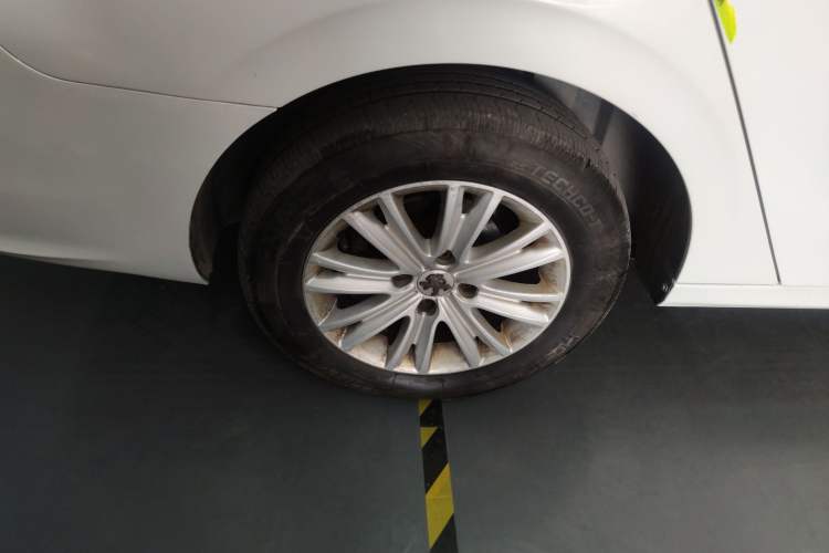 Used Peugeot 301 2014 1.6L Manual Comfort Edition CNG