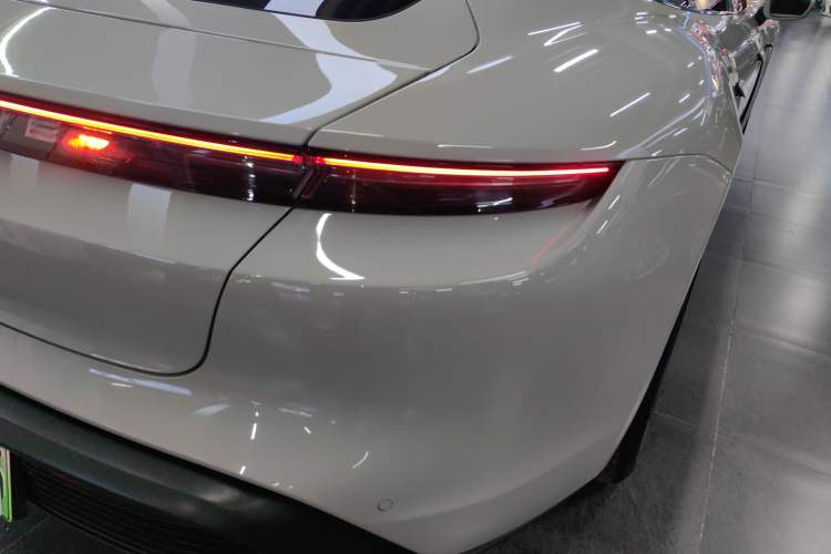 Used Porsche Taycan 2022-Year Updated Taycan