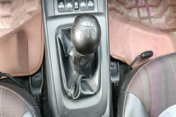 Used Chevrolet Sail 2013 Sedan 1.4L Manual - Youyi Happiness Edition