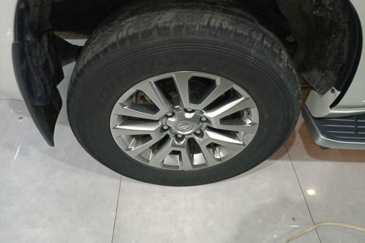 Used Toyota Prado 2018 3.5L Automatic TX-L with Rear-Mounted Spare Tire