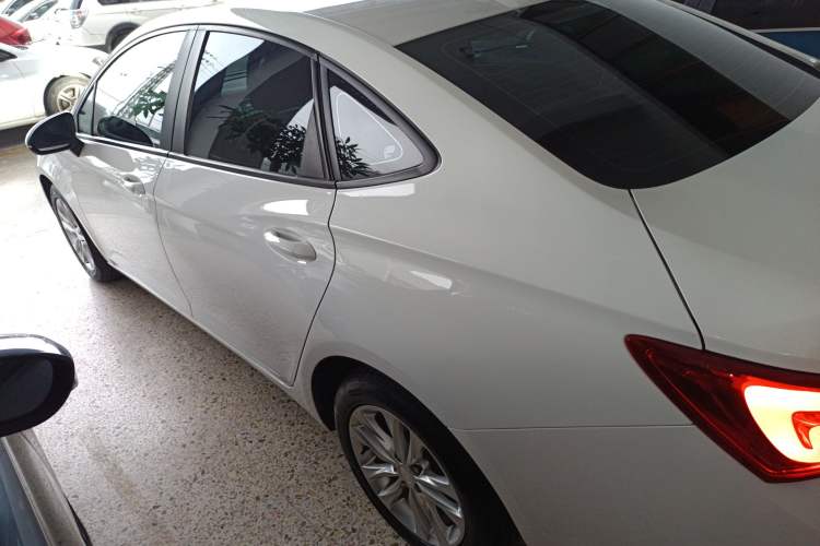 Used Buick Verano 2018 Sedan 20T Dual-Clutch Leading Model
