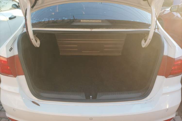 Used Volkswagen Santana 2016 1.6L Automatic Comfort Edition