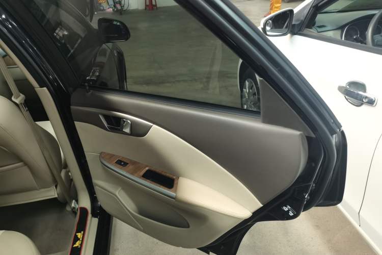 Used Buick Excelle 2015 1.5L Automatic Classic Model
