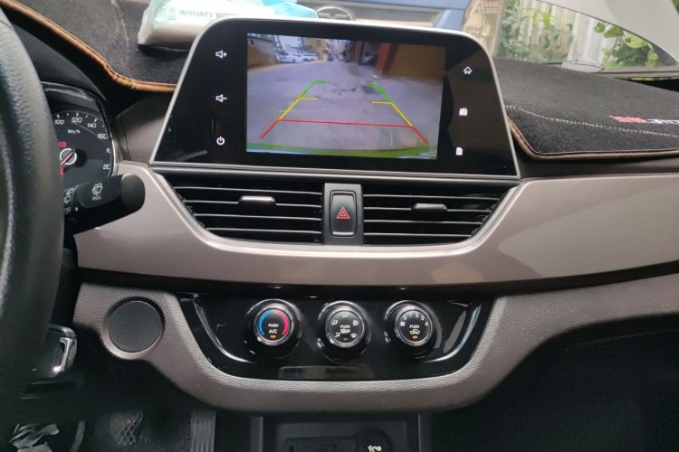 Used Baojun 310W 2017 1.5L Manual Fashion Model China V