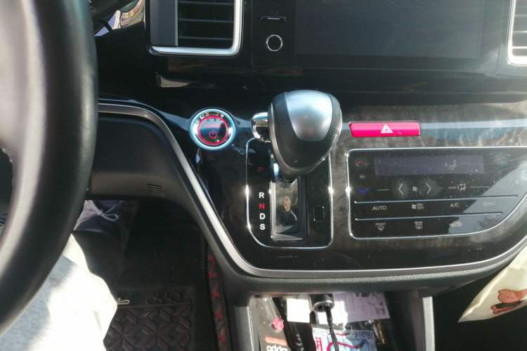 Used Honda Elysion 2019 2.0L Hybrid Luxury Edition
