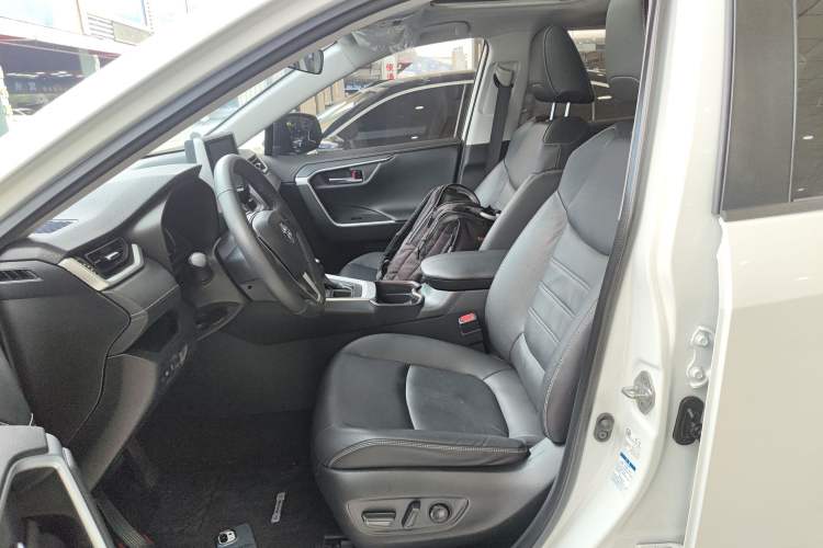 Used Toyota RAV4 2020 2.0L CVT 4x4 Style PLUS Edition