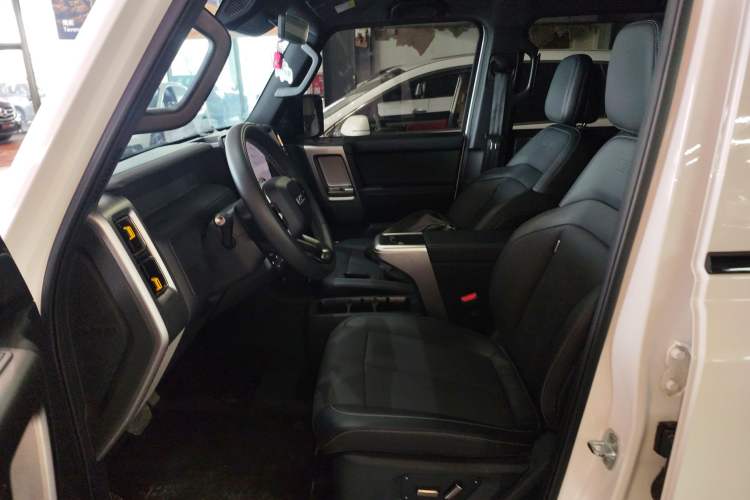 Used  V23 2025 401 Two-Wheel Drive Advanced Edition
