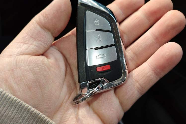 Used Honda CR-V 2015 2.4L two-wheel drive luxury version
