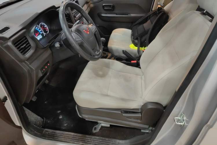 Used Wuling Hongguang V 2022 1.5L Enjoy Edition Hydraulic Power Steering LAR
