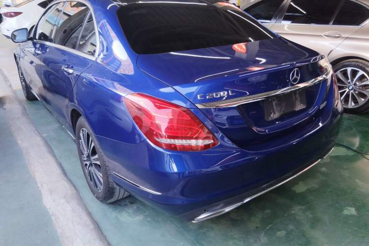 Used Mercedes-Benz C-Class 2017 Facelift C 200 L
