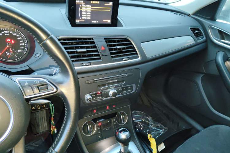 Used Audi Q3 2016 35 TFSI Fashion Model
