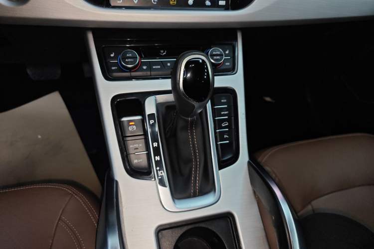 Used Geely Auto Emgrand X7 Sport 2016 1.8TD Automatic ZhiZun Version
