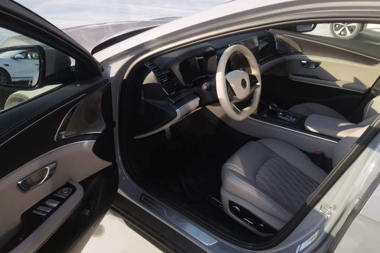 Used BYD Han 2025 EV Intelligent Driving Edition 701KM LiDAR Flagship Model
