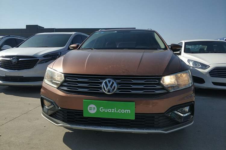 Used Volkswagen C-TREK 2017 230TSI DSG Comfort Version
