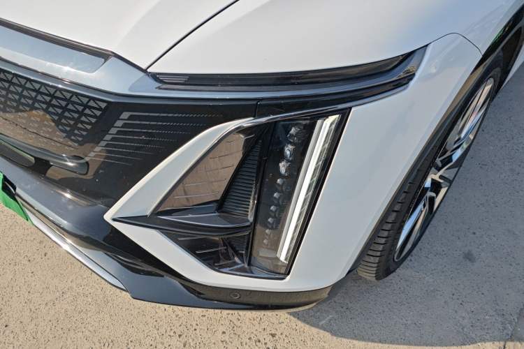 Used Cadillac LYRIQ 2022 Four-Wheel-Drive High-Performance Deluxe Edition
