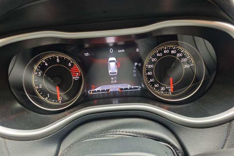 Used Jeep Cherokee 2017 2.0L Superior Edition
