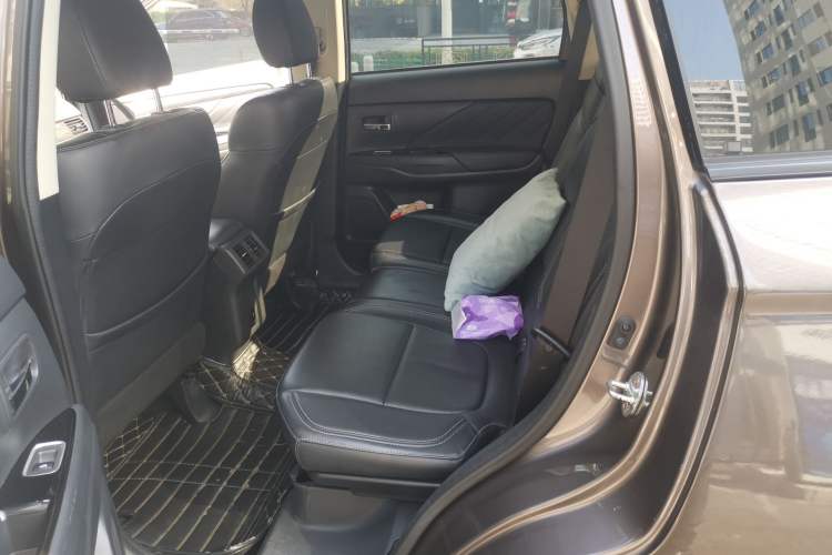 Used Mitsubishi Outlander 2020 2.0L Two-Wheel Drive Enjoyment Version 5 Seats