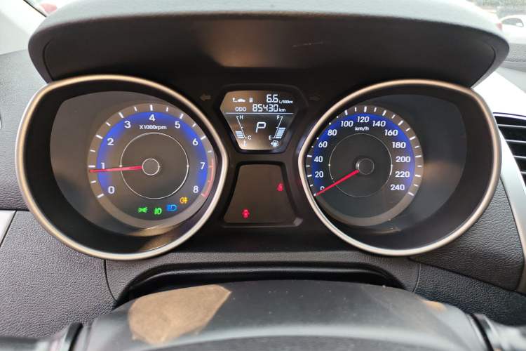 Used Hyundai Elantra (5th Generation / Langdong) 2015 1.6L Automatic Fashion Model
