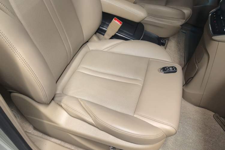 Used Buick GL8 2021 ES Landtrek 653T Luxury Model
