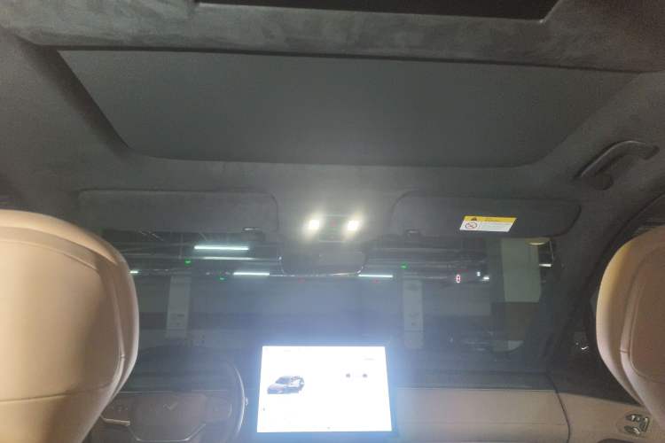 Used ONVO Luxeed L90 2025 Model—Max Six-Seater Version
