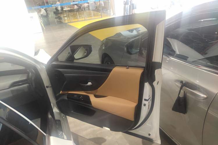 Used Lexus ES 2021 200 Excellence Edition
