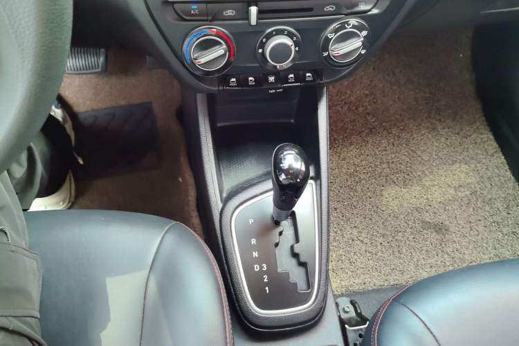 Used Hyundai Verna 2017 1.4L Automatic YueXiang Edition China V-standard
