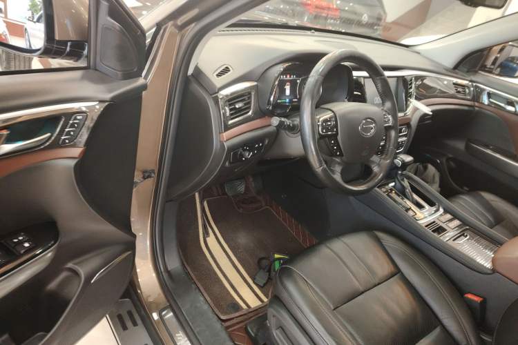 Used GAC Trumpchi GS8 2017 320T Two-Wheel Drive Luxury Smart Connectivity Version (7 Seats)
