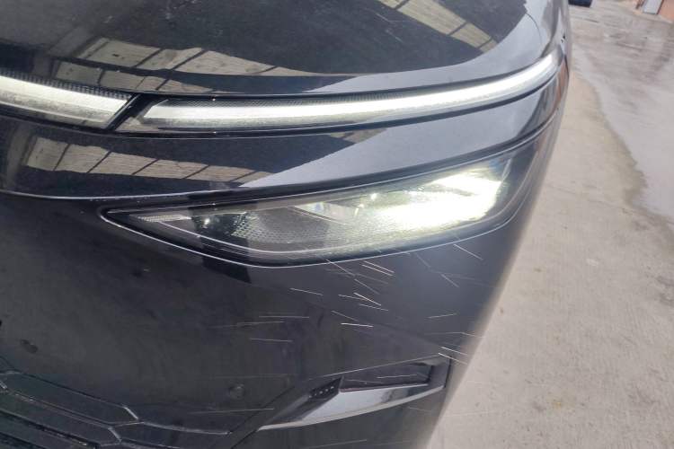 Used XPeng X9 2024 702 Ultra-Long Range Max
