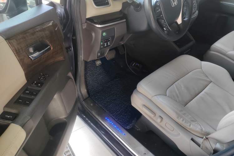 Used Honda Odyssey 2015 2.4L Smart Edition