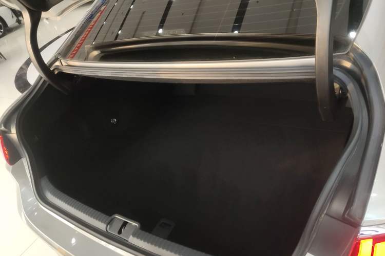 Used Lexus ES 2022 300h Excellence Edition
