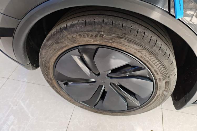 Used Tesla Model Y 2025 Rear-Wheel-Drive Version