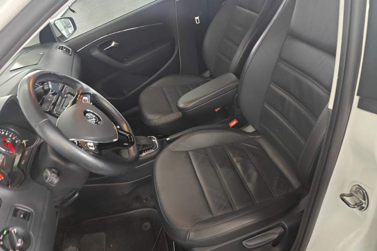 Used Volkswagen Polo 2016 1.6L Automatic Luxury Model
