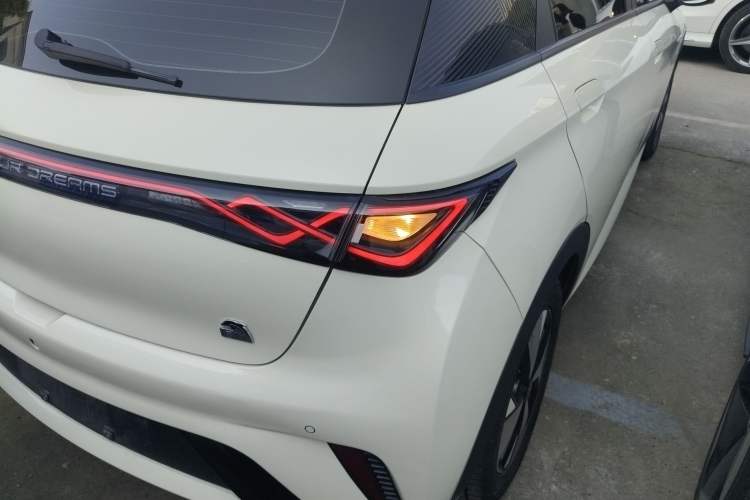 Used BYD Dolphin 2023 420 km Fashion Edition
