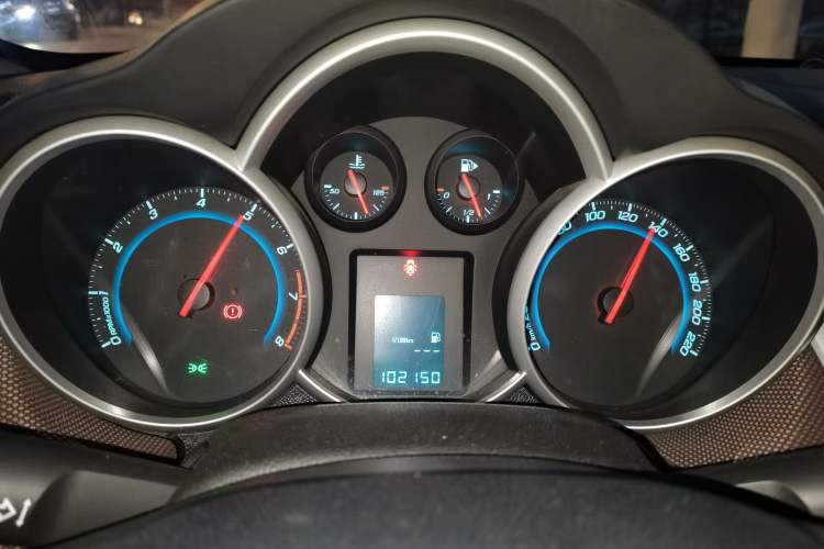 Used Chevrolet Cruze 2015 Hatchback 1.6L Manual Comfort Edition