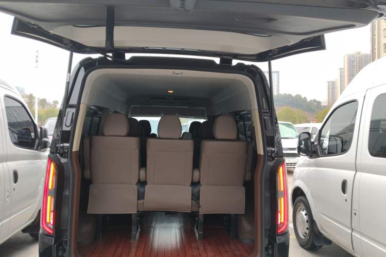 Used Foton Tianyuan V 2024 Tuyano V PRO Premium Minivan 2.0T Manual Long Wheelbase Mid-Height Roof Rear Single Tire – 7/9 Seater