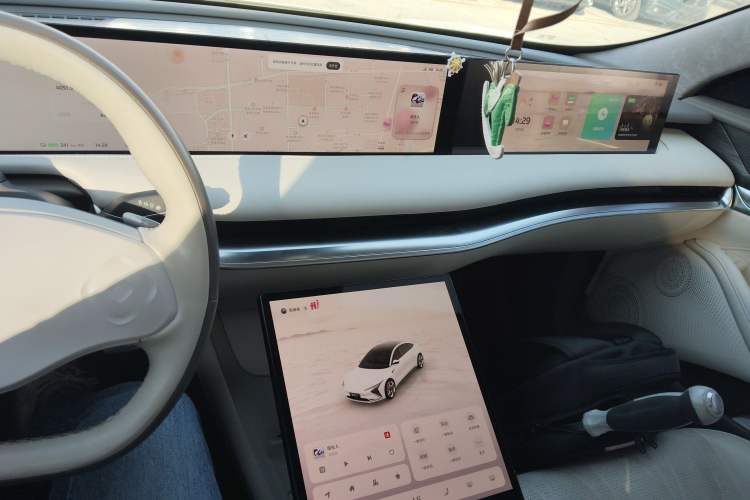 Used  L7 2022 Dynamic Model
