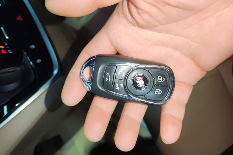 Used Buick GL8 2021 ES Landtrek 653T Luxury Model