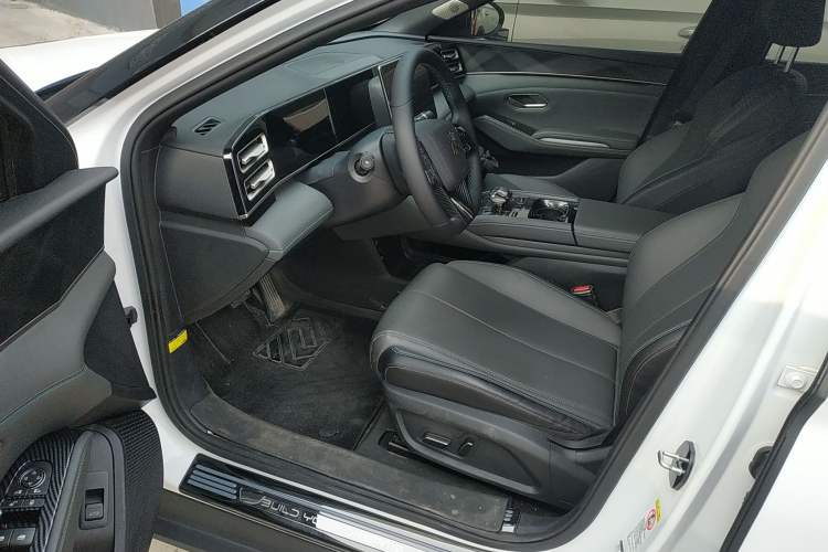 Used BYD Qin L 2024 DM-i 80KM Beyond Model
