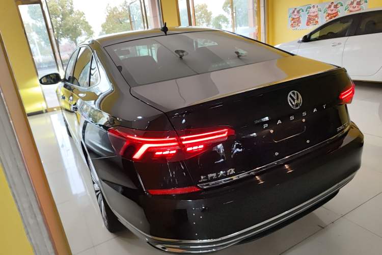 Used Volkswagen Passat 2019 330TSI Luxury Edition China VI Standard
