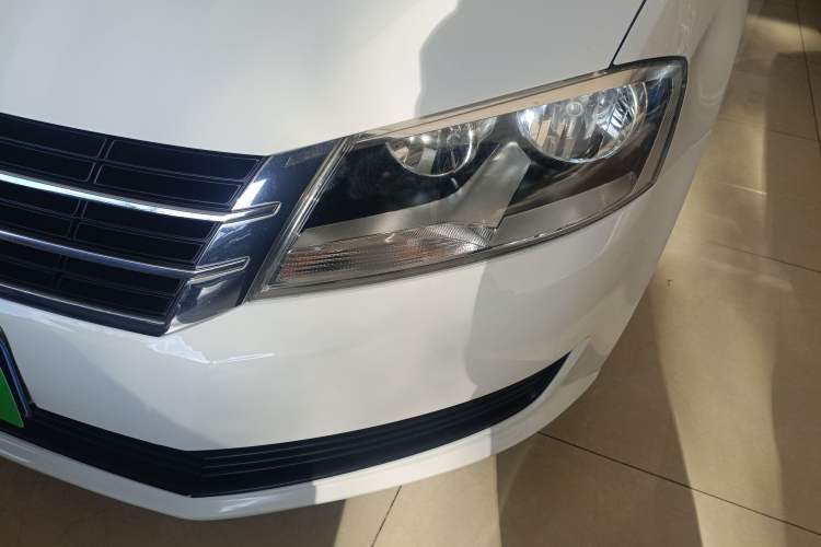 Used Volkswagen Lavida 2013 Revised Classic 1.6L Automatic Fashion Edition
